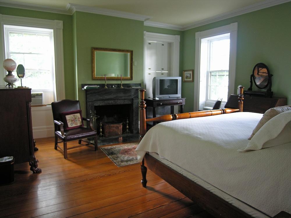 Delano Homestead Bed And Breakfast Fairhaven Exterior photo
