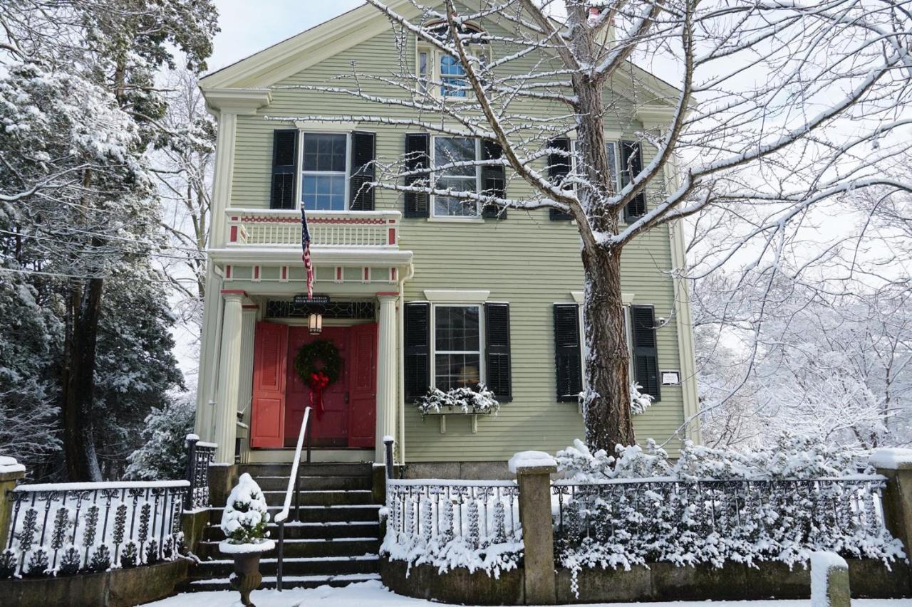 Delano Homestead Bed And Breakfast Fairhaven Exterior photo